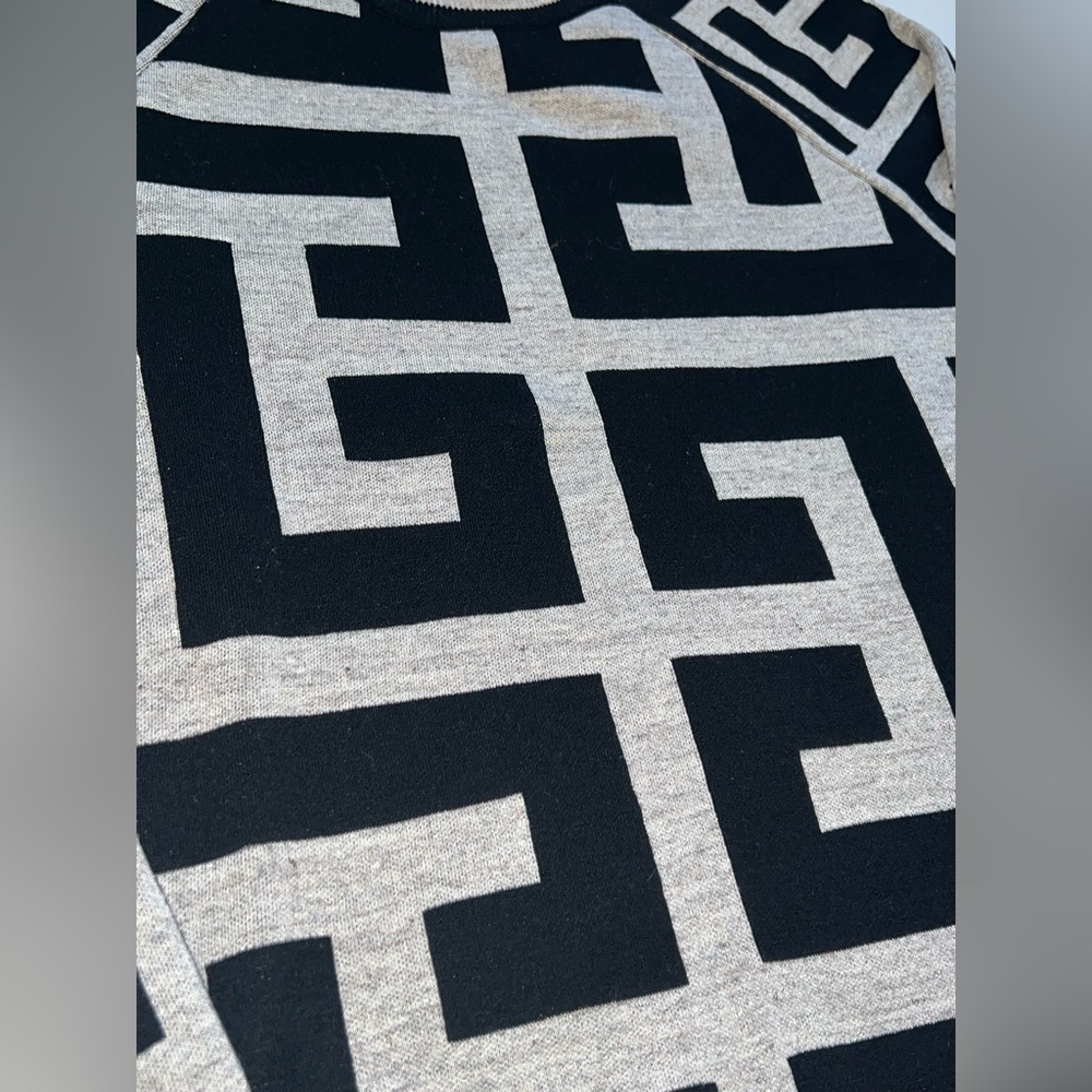 Balmain Large Monogram Sweater - Picture 5 of 8